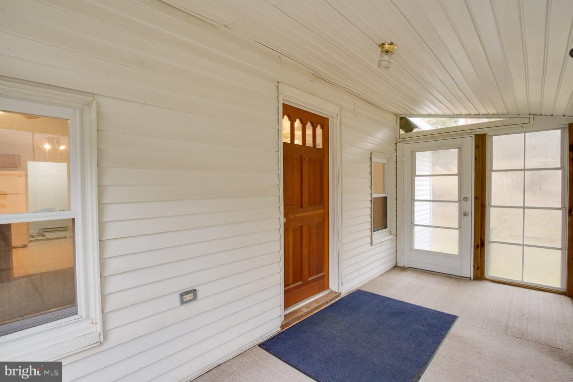 38 Gore Road Castleton, VA 22716 - Photo 3 of 28 Interior (General)