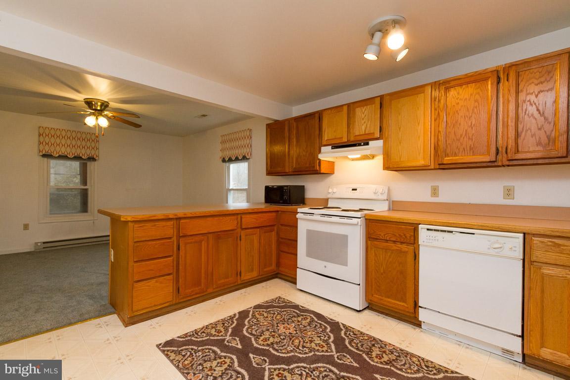 38 Gore Road Castleton, VA 22716 - Photo 4 of 28 Kitchen
