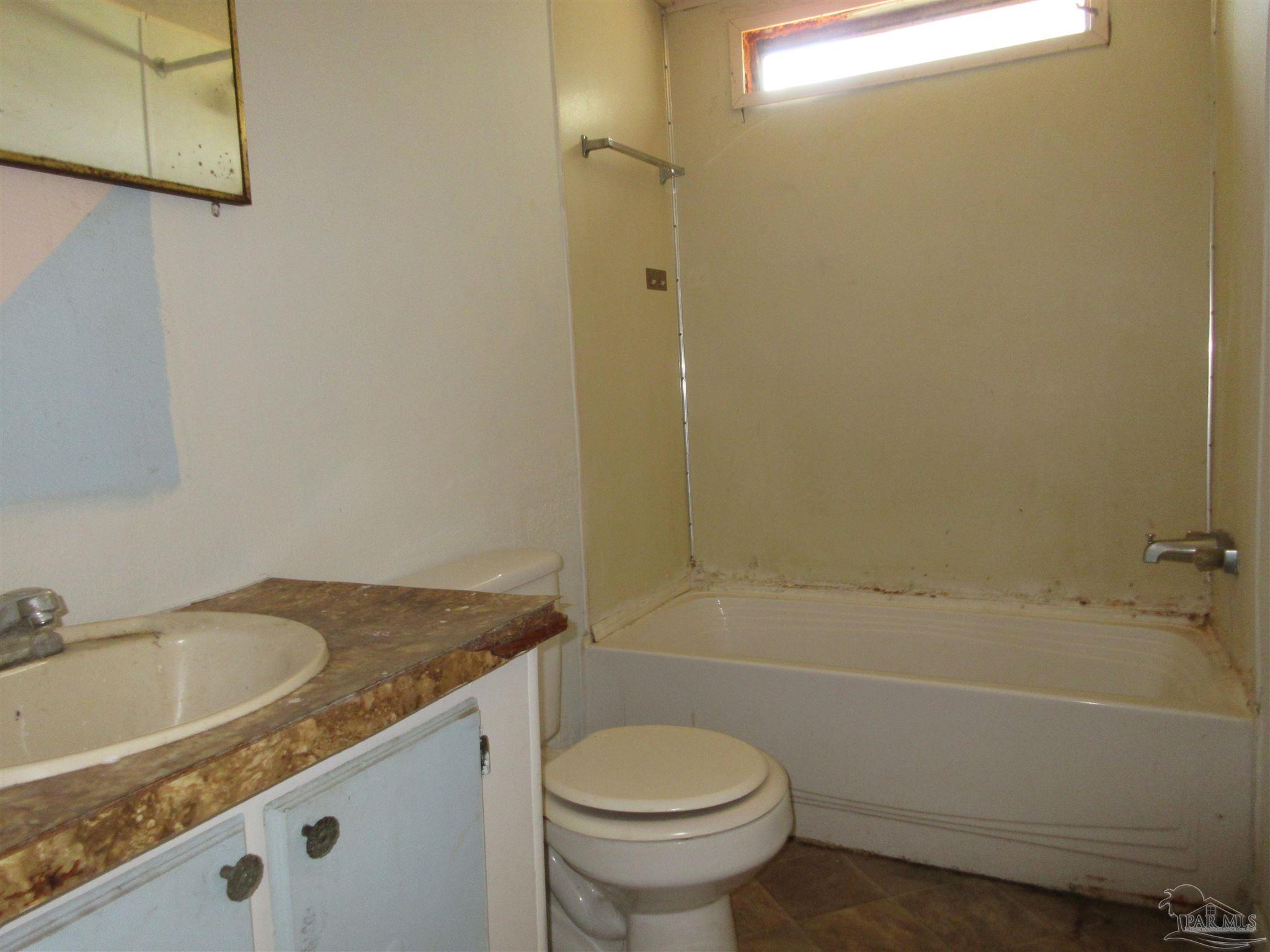 4715 Christopher Lane Milton, FL 32583 - Photo 23 of 40 Gallery Image 23
