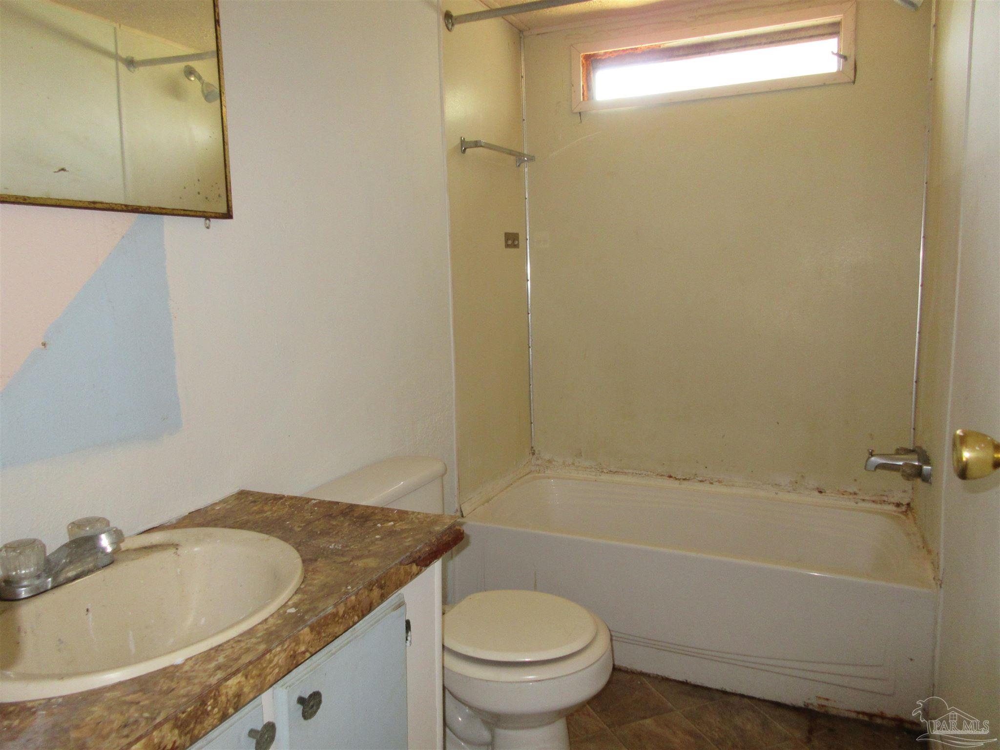 4715 Christopher Lane Milton, FL 32583 - Photo 24 of 40 Gallery Image 24