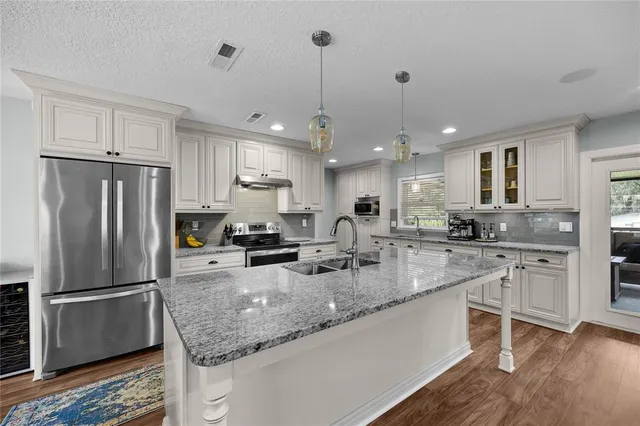 $3,250 | 2026 Northwest 19th Lane, Gainesville, FL 32605