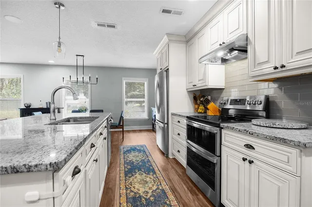 $3,250 | 2026 Northwest 19th Lane, Gainesville, FL 32605