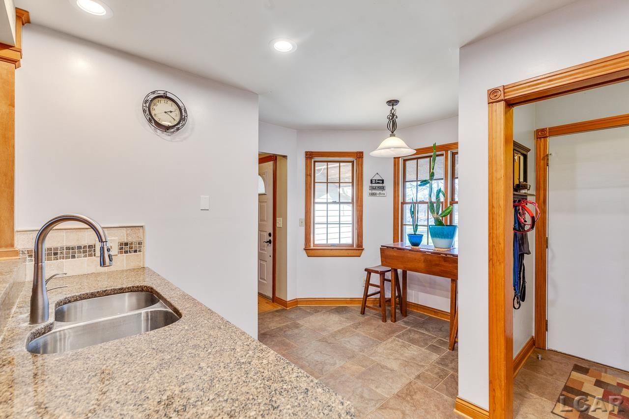 12290 Hoxie Road North Adams, MI 49262 - Photo 5 of 43 50130288-3cee4a80-b46c-4809-b2ed-54d14307011b.JPG