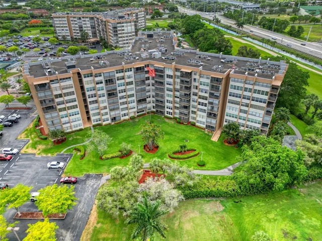 a store filled with lots of different kinds of flowers