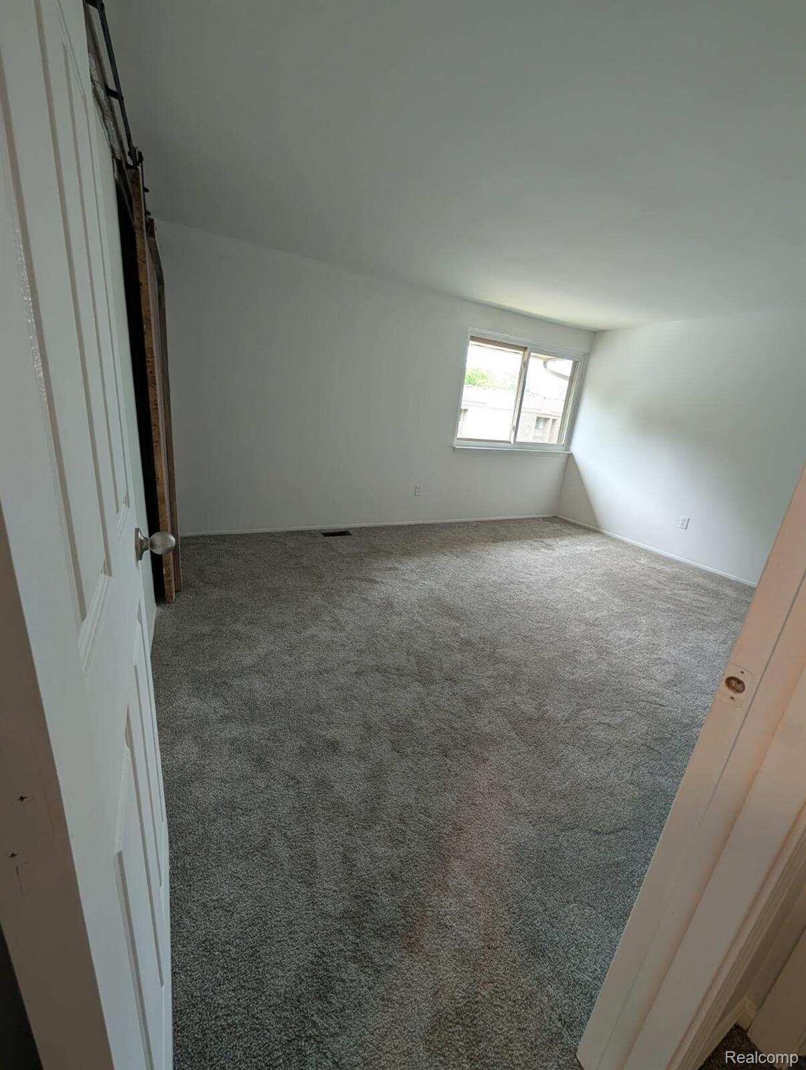616 Rickett Road Brighton, MI 48116 - Photo 14 of 22 014_beyc6a53f5d9087b6.jpg