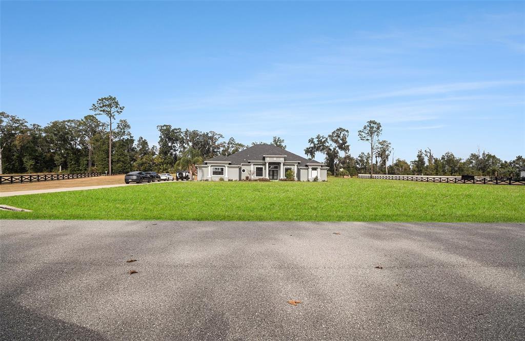 7403 Northeast 22nd Ct Road Ocala, FL 34479 - Photo 5 of 57