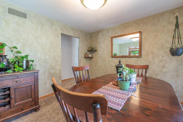 $350,000 | 1430 Sylvan Court, Freeport, IL 61032