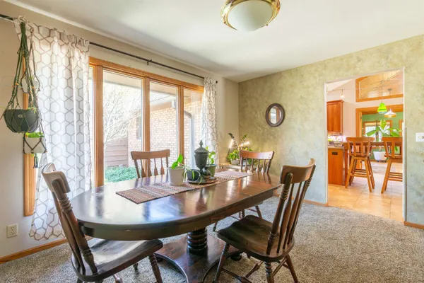 $350,000 | 1430 Sylvan Court, Freeport, IL 61032
