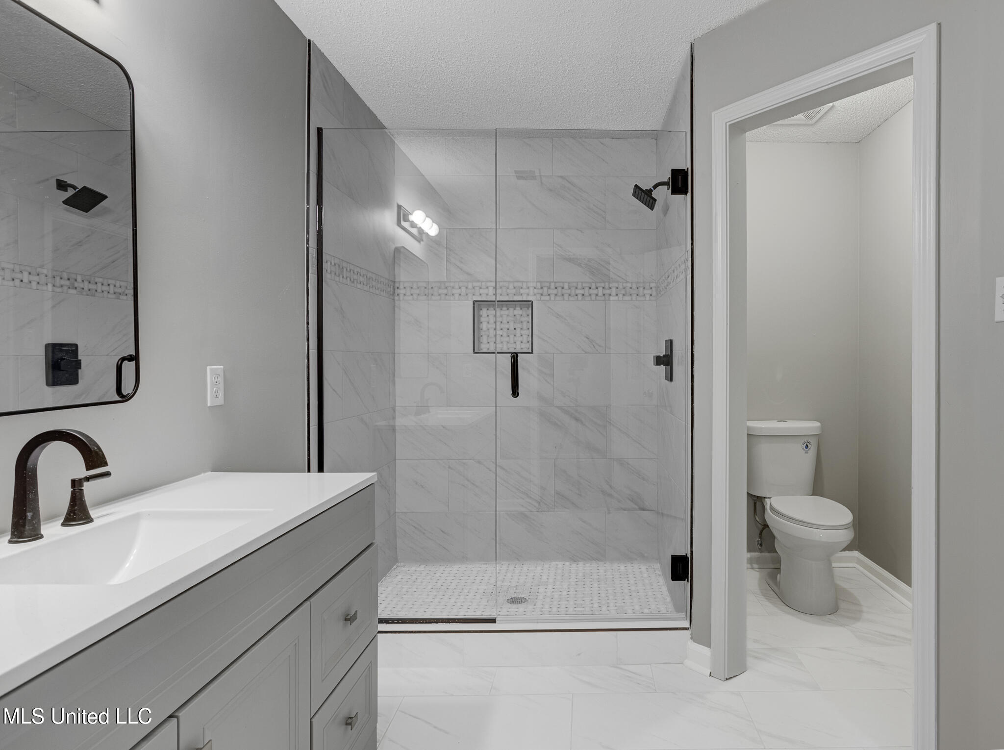 5750 Sparrow Run Olive Branch, MS 38654 - Photo 14 of 27 IMG_3765_6_7_8_9