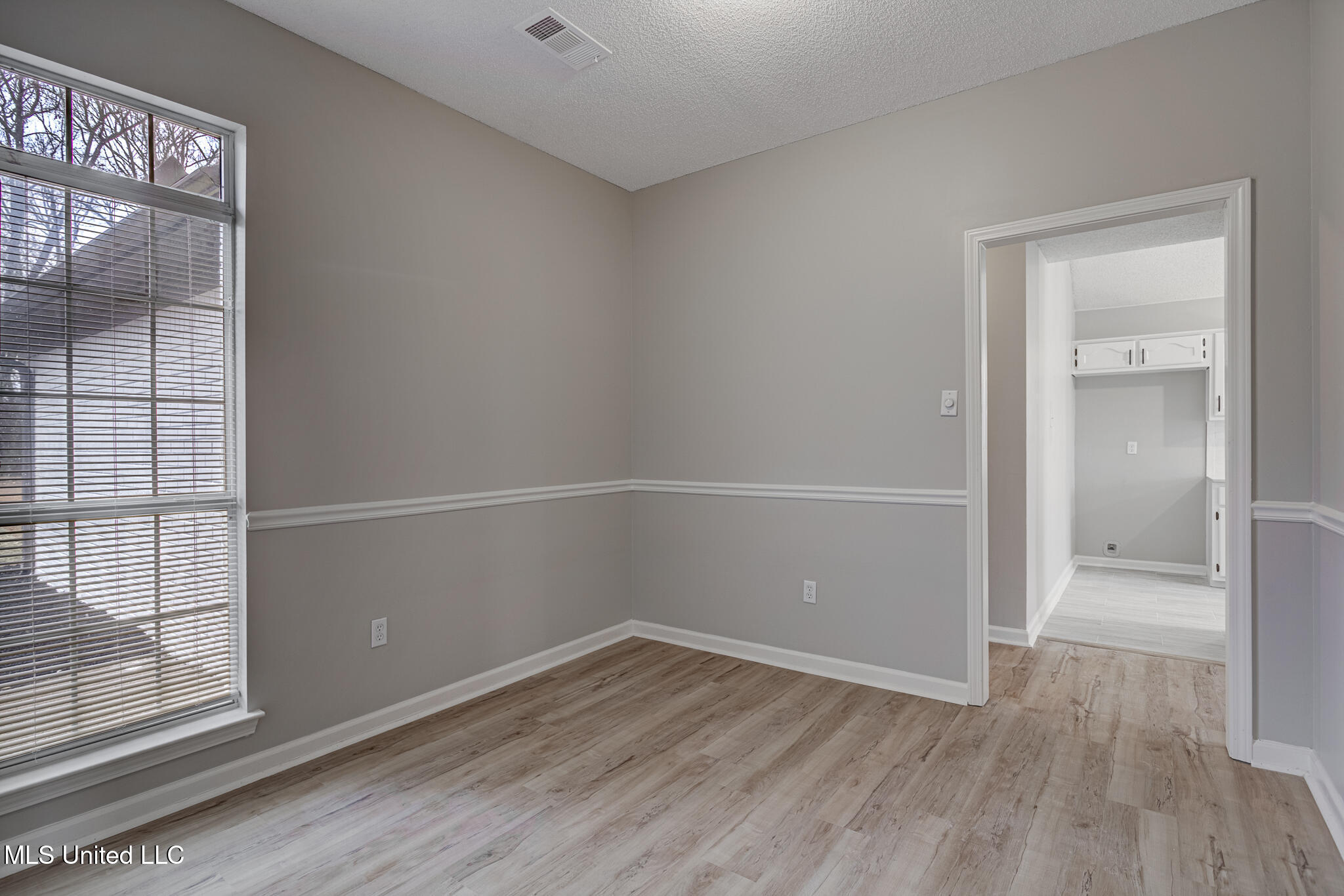 5750 Sparrow Run Olive Branch, MS 38654 - Photo 7 of 27 IMG_3725_6_7_8_9