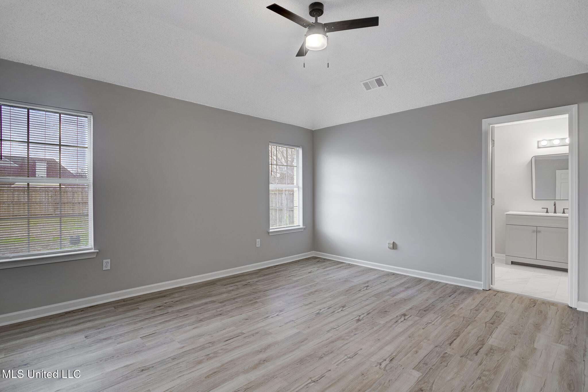 5750 Sparrow Run Olive Branch, MS 38654 - Photo 10 of 27 IMG_3750_1_2_3_4