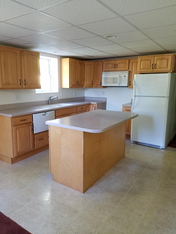 75 Sutton Road Webster, MA 01570 - Photo 12 of 12 Gallery Image 12