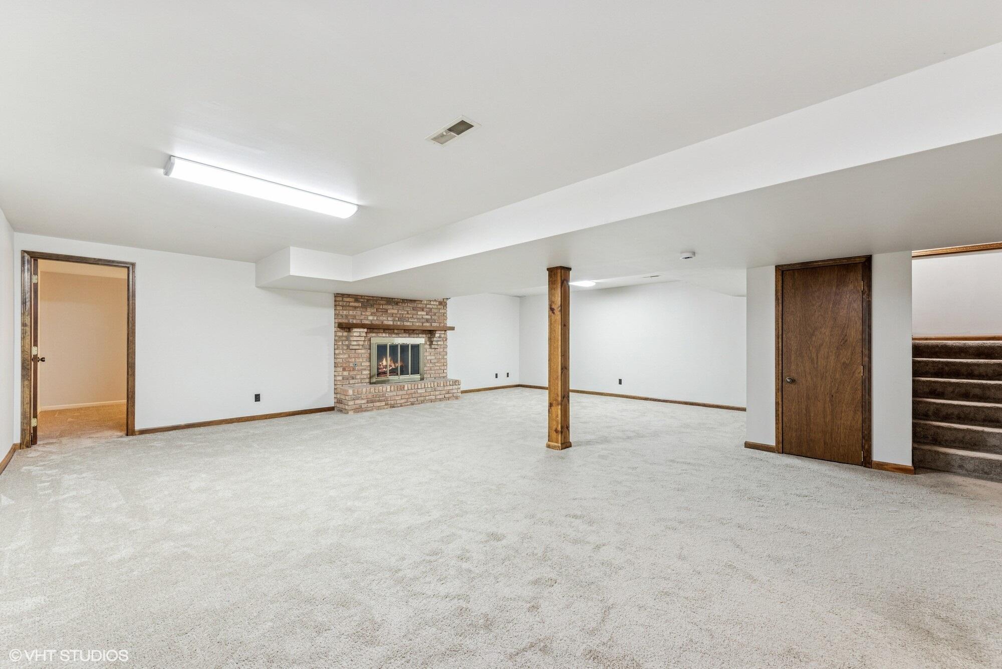 152 Guilford Road Valparaiso, IN 46385 - Photo 18 of 23 2000x1335