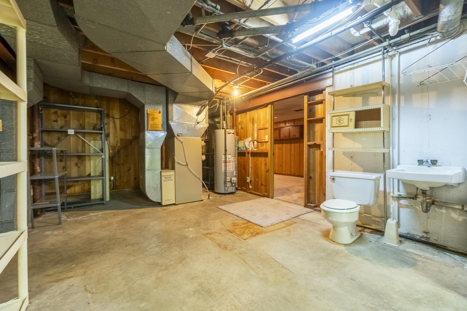 4644 Pepper Drive Rockford, IL 61114 - Photo 42 of 45 a view of an empty room with a bathroom