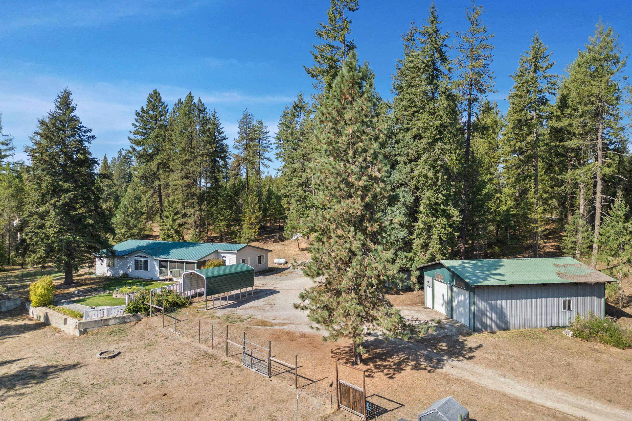 282 Balcom Road Newport, WA 99156 - Photo 4 of 48