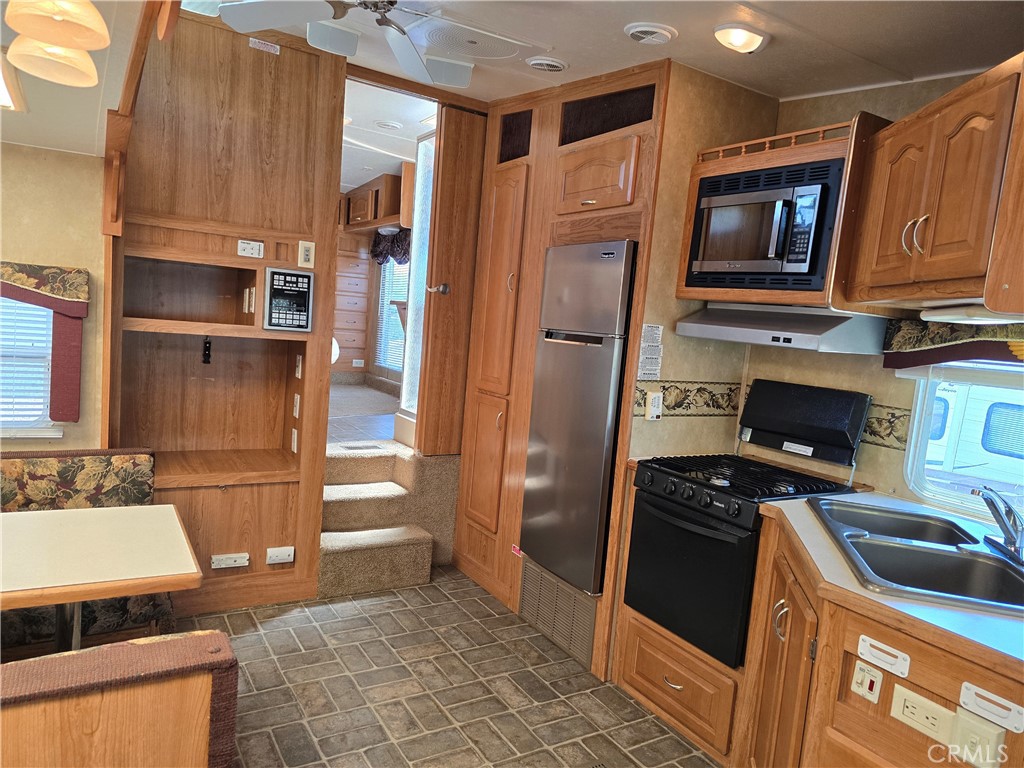 39815 Jeremiah Road Temecula, CA 92591 - Photo 22 of 29