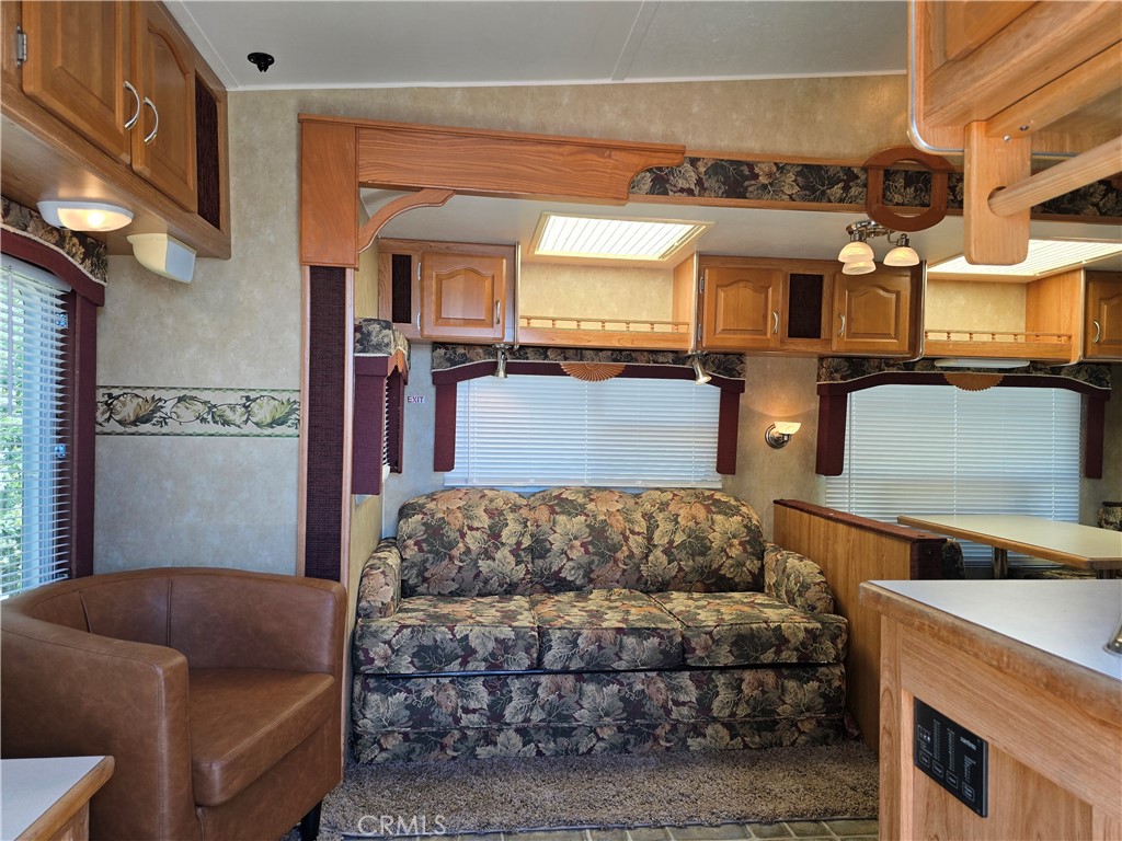 39815 Jeremiah Road Temecula, CA 92591 - Photo 8 of 29