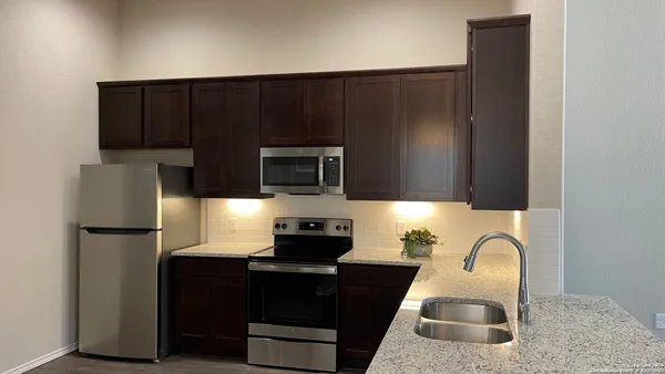 $1,625 | 328 Emma Drive, New Braunfels, TX 78130