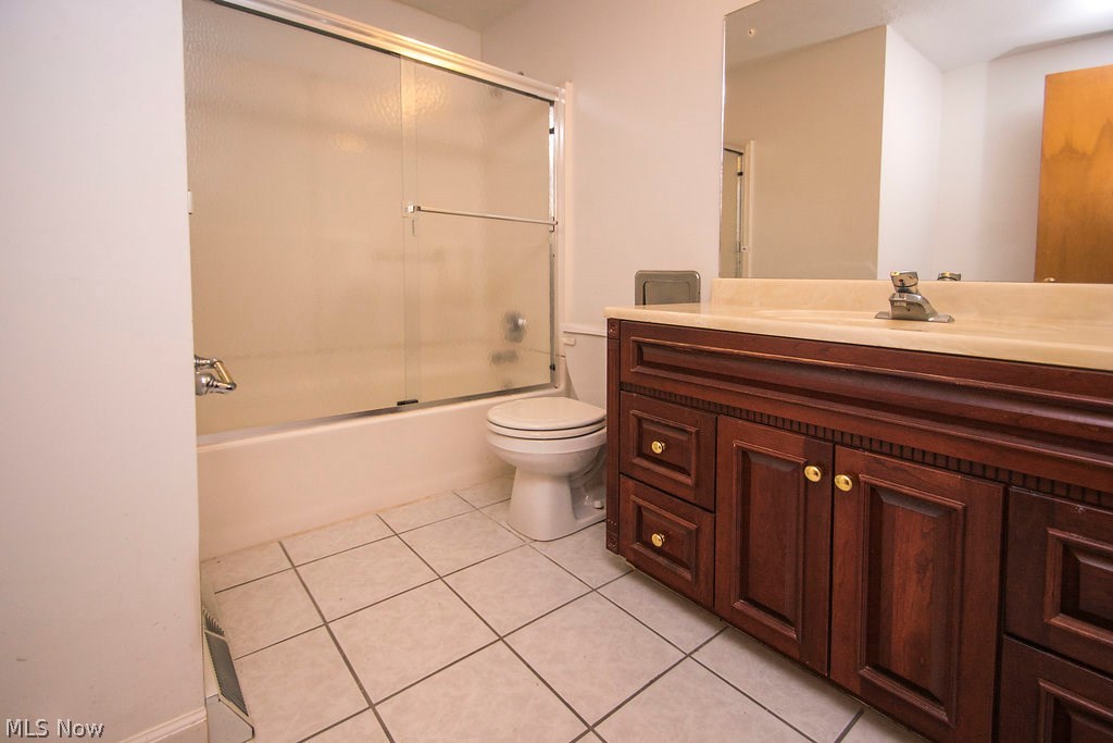 1877 Spring Valley Avenue Northwest Canton, OH 44708 - Photo 22 of 24 Full bathroom on 2nd level.