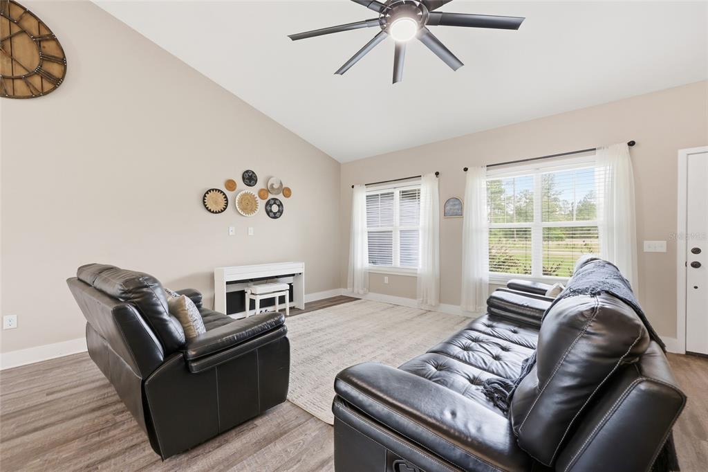 16232 Southeast 64th Street Lake Butler, FL 32054 - Photo 8 of 37