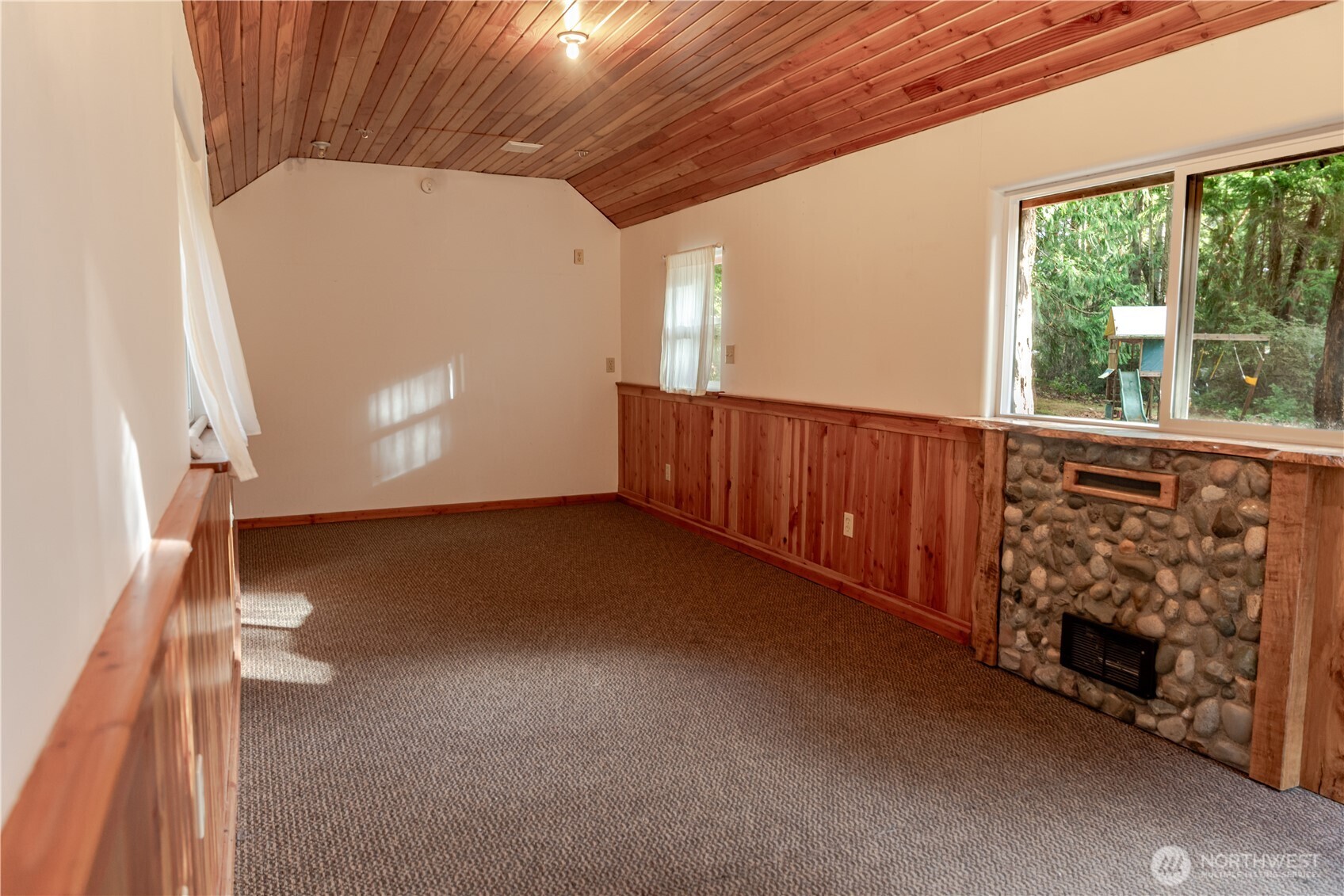 4533 South Discovery Road Port Townsend, WA 98368 - Photo 24 of 32 a view of a garage