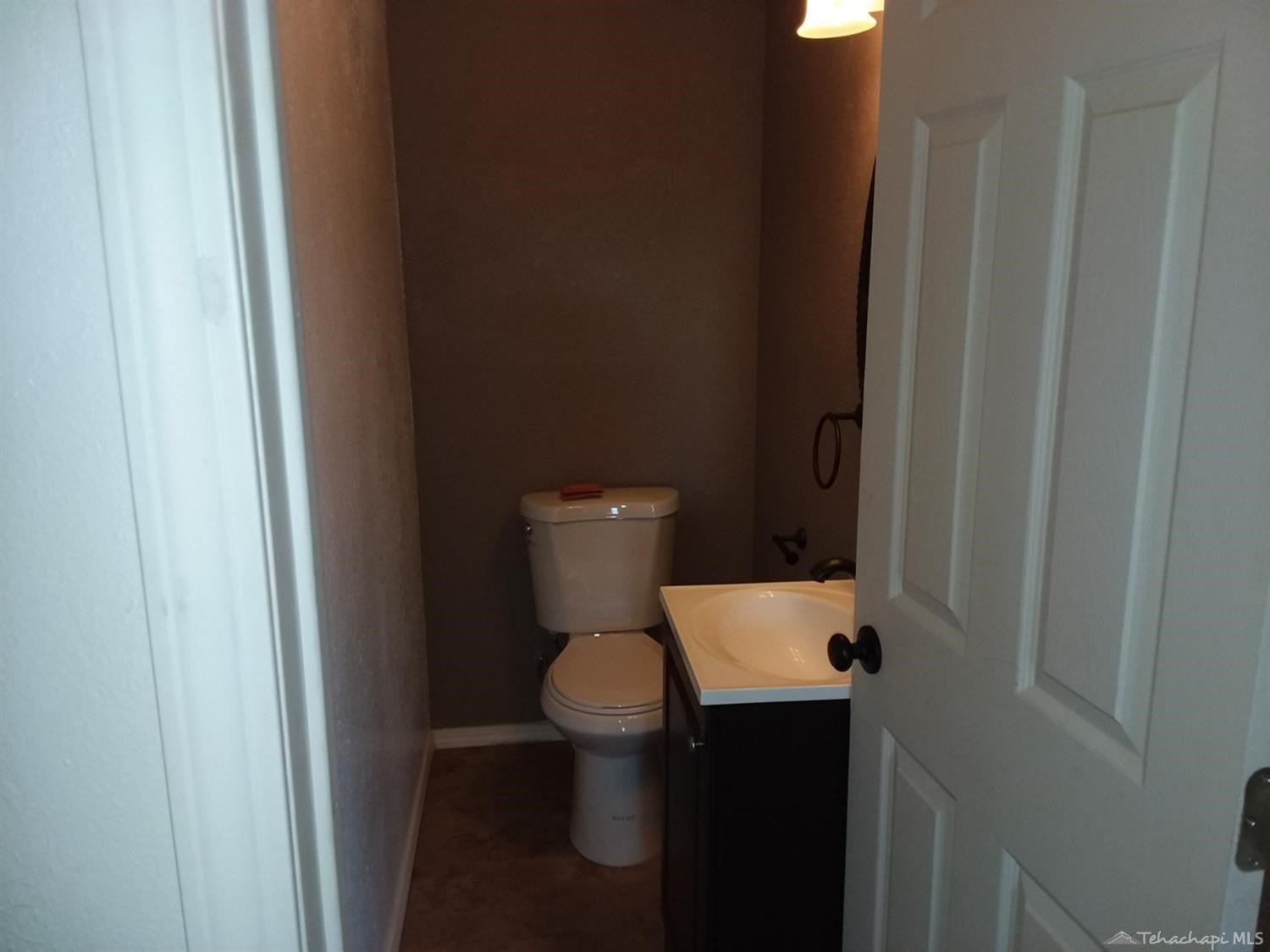 20900 Ridgeway Drive Tehachapi, CA 93561 - Photo 37 of 43 Gallery Image 37