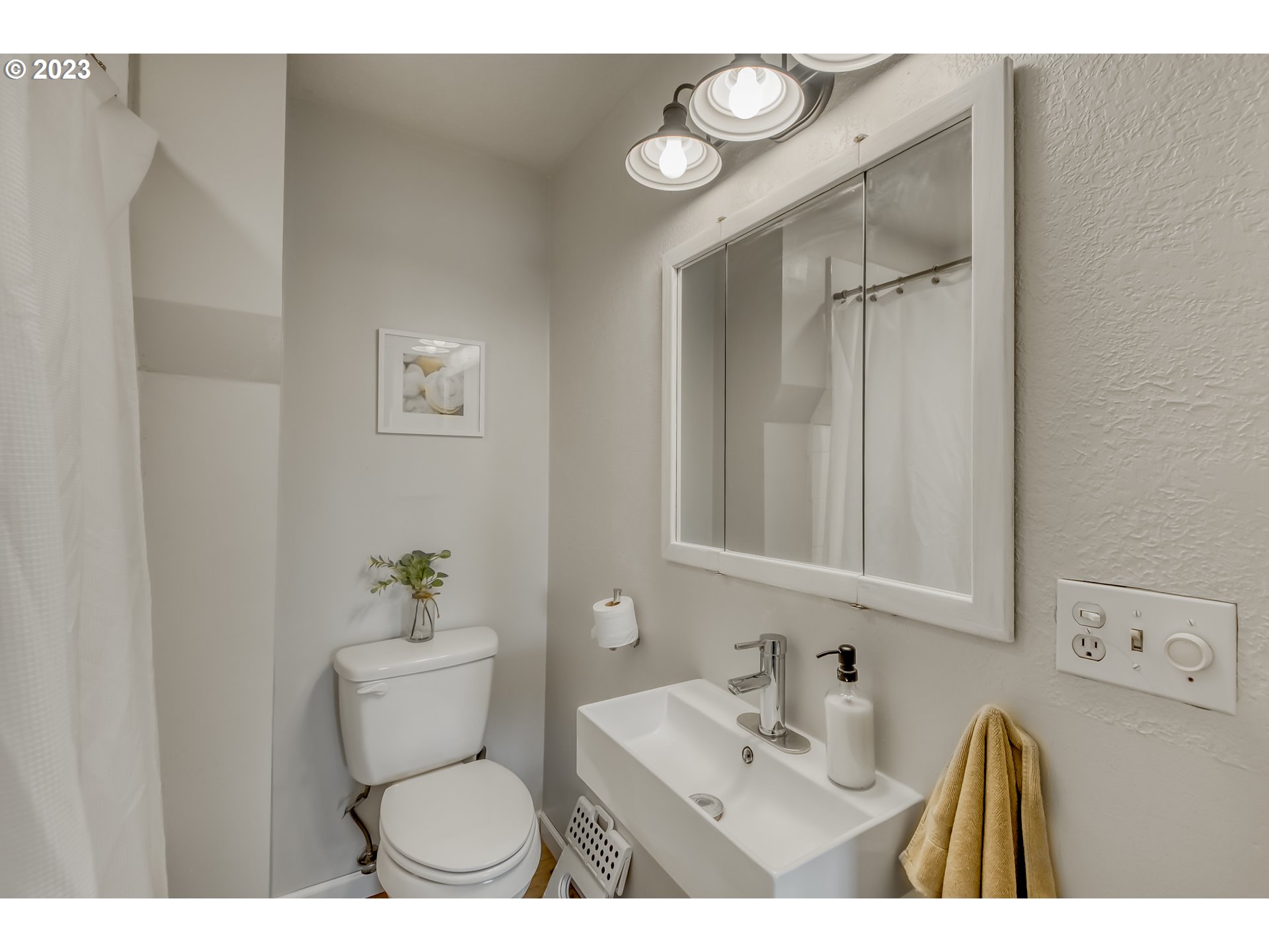 2425 Pacific Way Longview, WA 98632 - Photo 15 of 29 Gallery Image 15