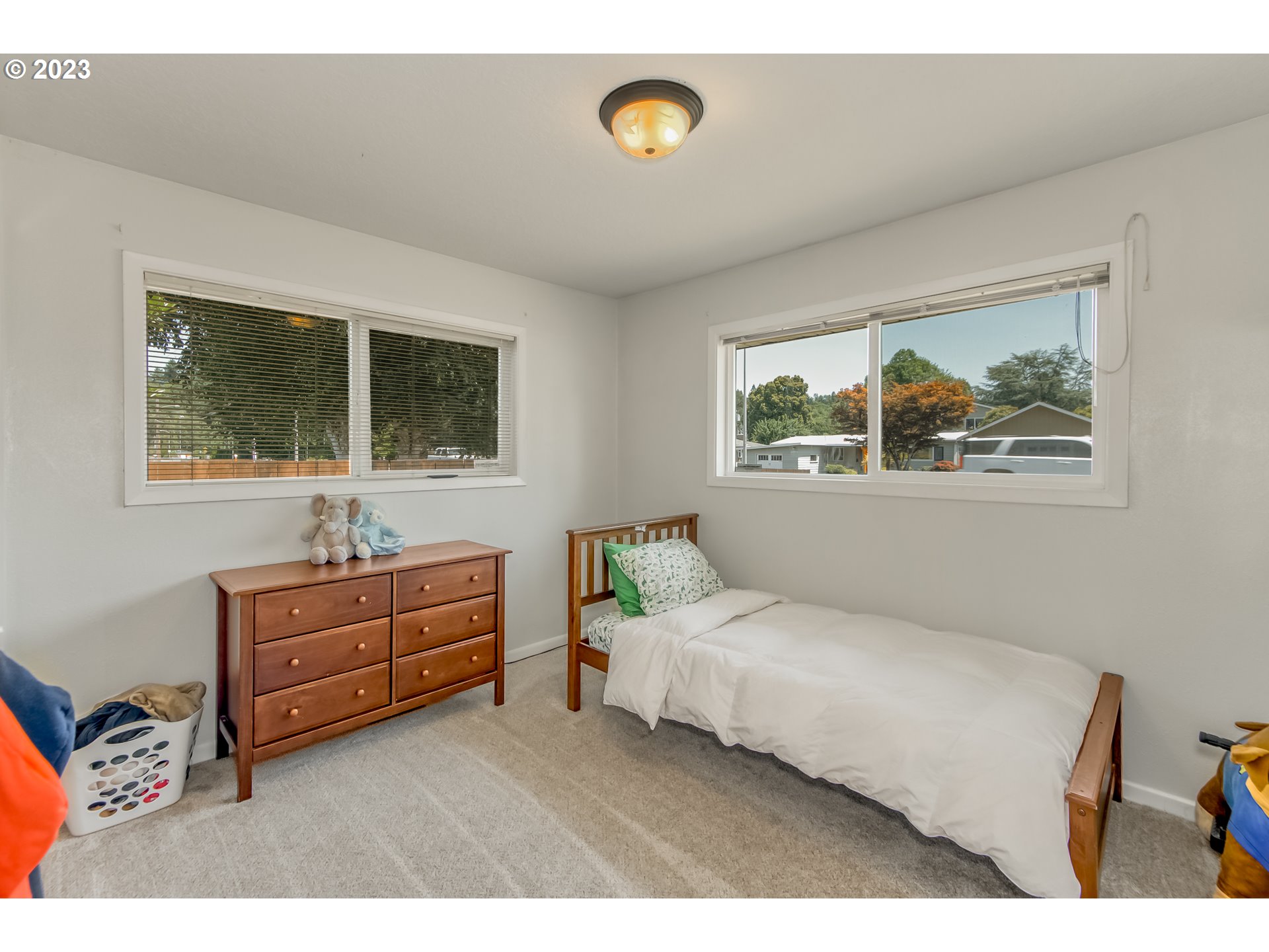 2425 Pacific Way Longview, WA 98632 - Photo 17 of 29 Gallery Image 17