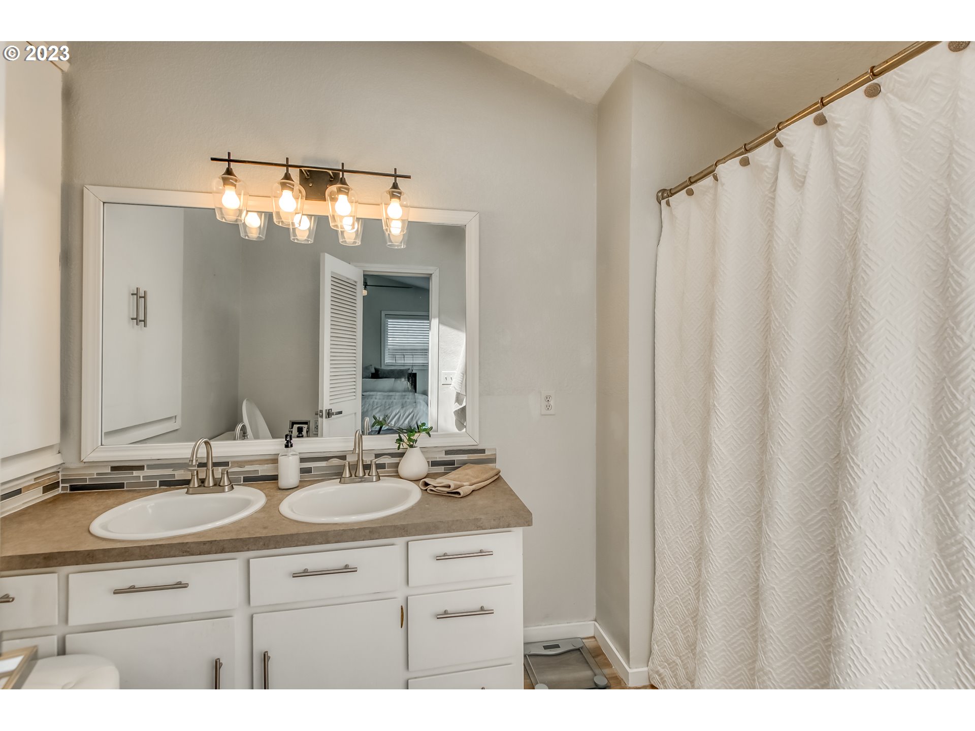 2425 Pacific Way Longview, WA 98632 - Photo 20 of 29 Gallery Image 20