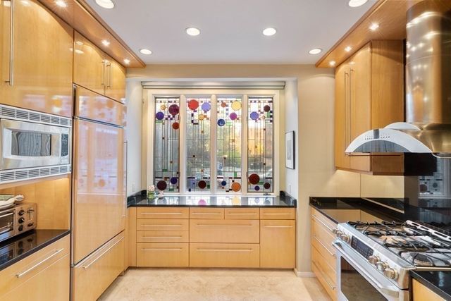 $2,475,000 | 142 St Botolph Street, Unit 1, Boston, MA 02115