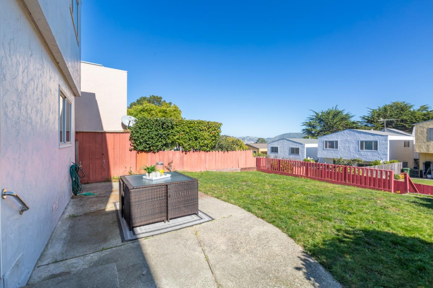 4366 Callan Boulevard Daly City, CA 94015 - Photo 31 of 38 a view of a back yard of the house