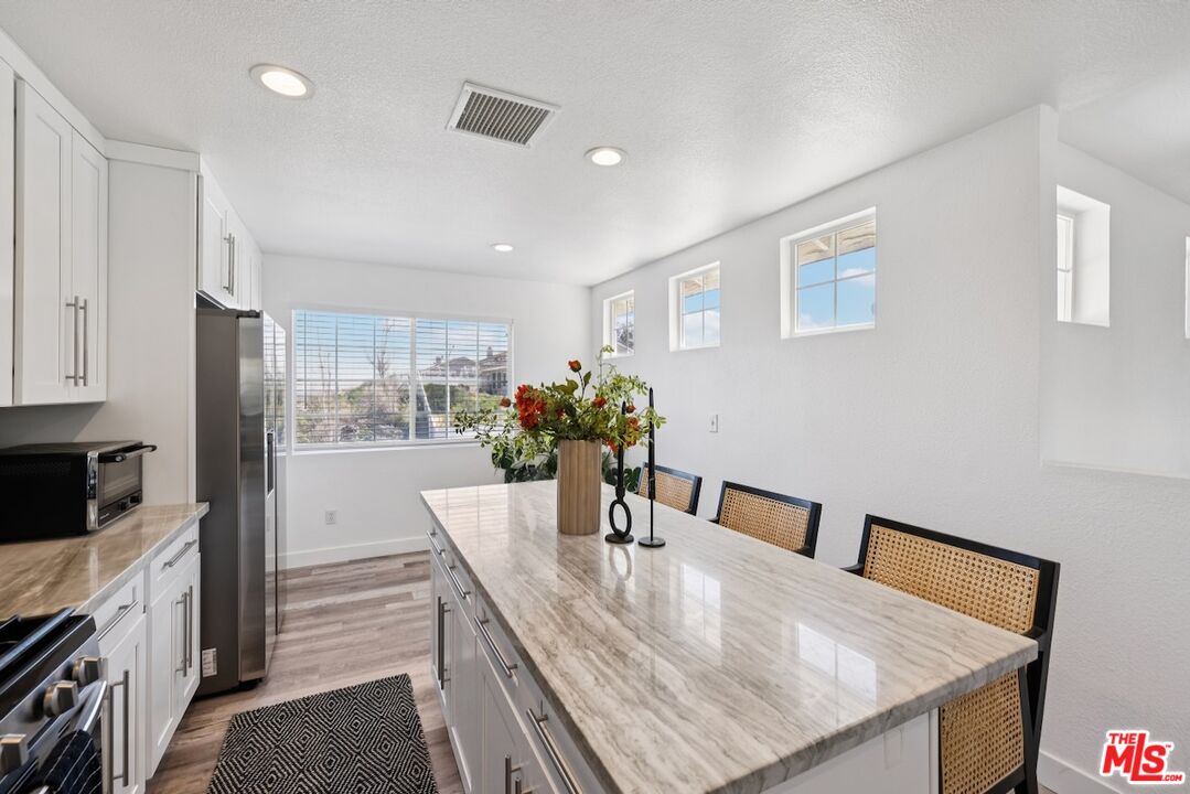 38425 Juniper Tree Road Palmdale, CA 93551 - Photo 12 of 39