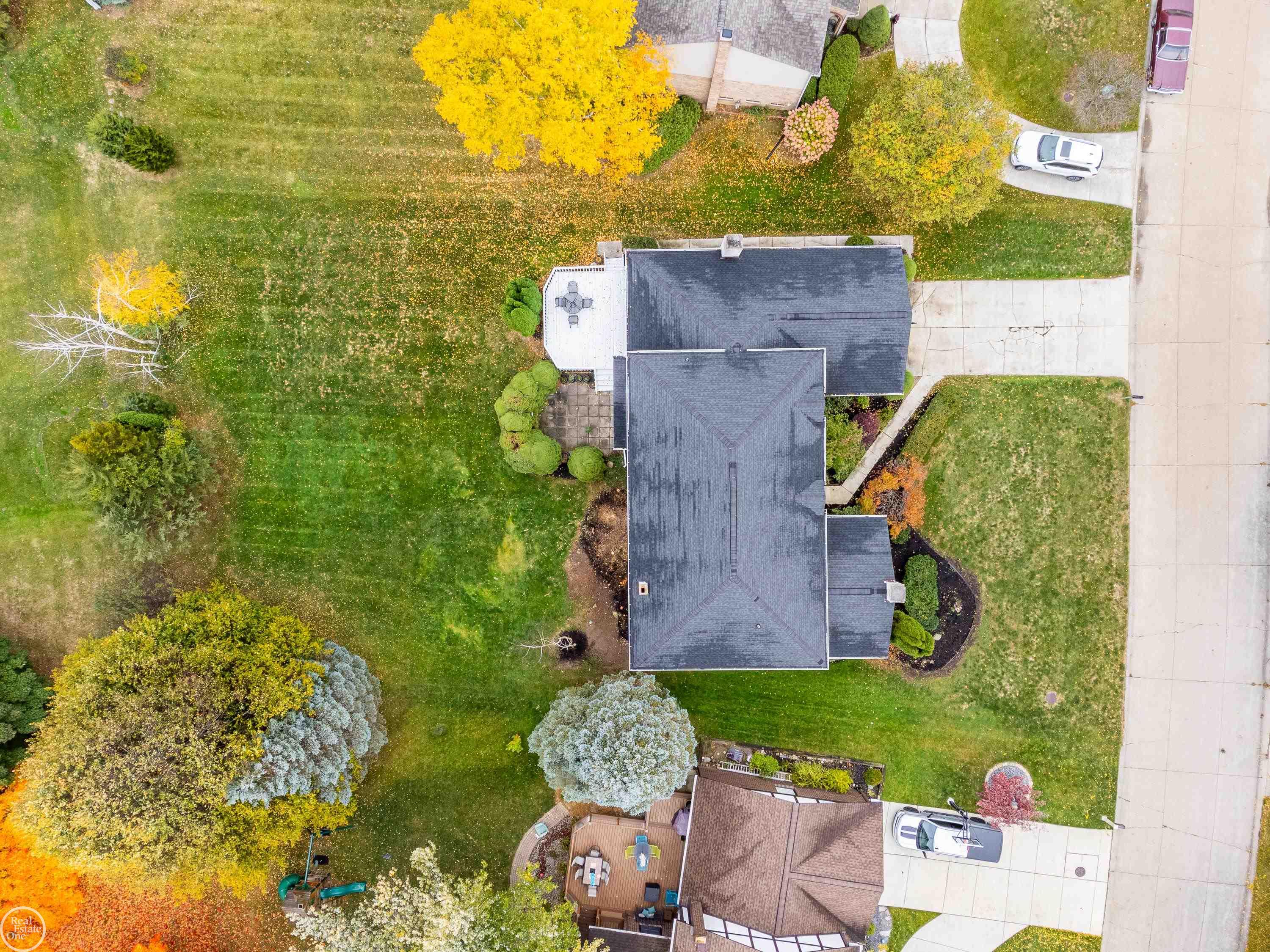 2837 Kilburn Court Rochester, MI 48306 - Photo 10 of 47 50099262-9.JPG
