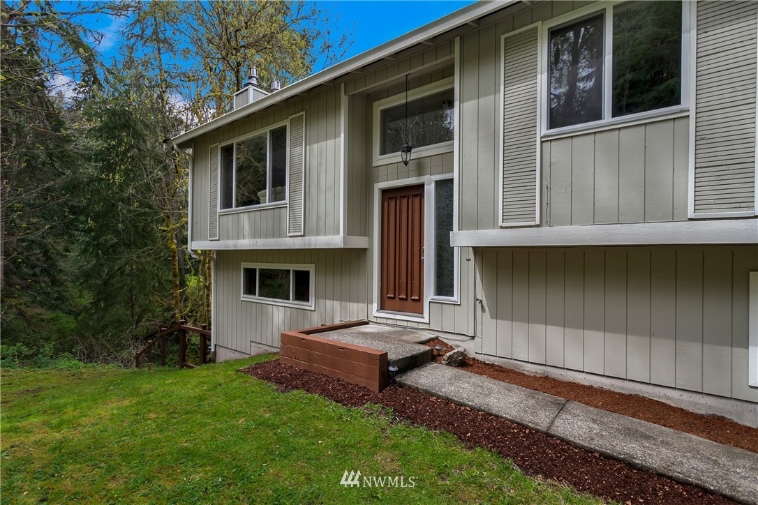 5309 Lake Alice Road Southeast Fall City, WA 98024 - Photo 2 of 25 Gallery Image 2