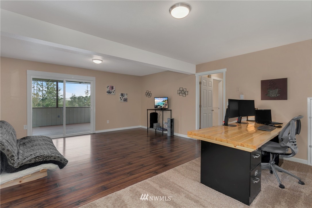 5309 Lake Alice Road Southeast Fall City, WA 98024 - Photo 6 of 25 Gallery Image 6