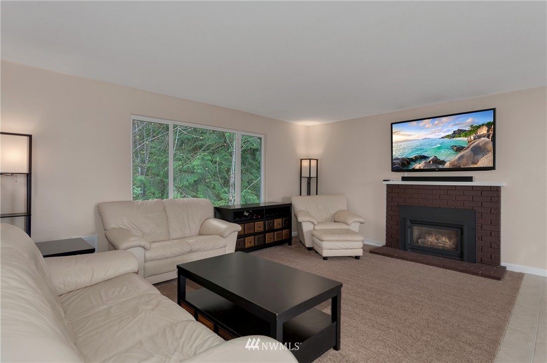 5309 Lake Alice Road Southeast Fall City, WA 98024 - Photo 8 of 25 Gallery Image 8