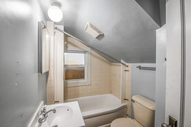 $200,000 | 202 Irene Street, Green Bay, WI 54302