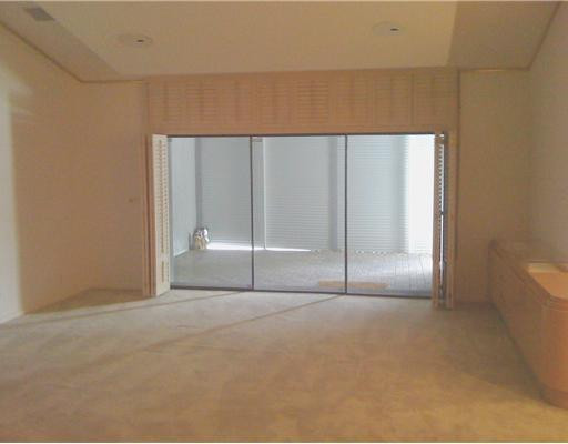 3000 Northeast 48th Street Lighthouse Point, FL 33064 - Photo 6 of 19 Living Room