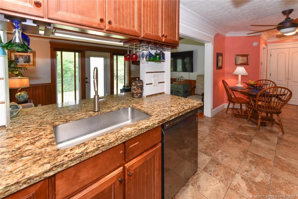 446 Cardinal Trail Stuart, FL 34997 - Photo 14 of 40