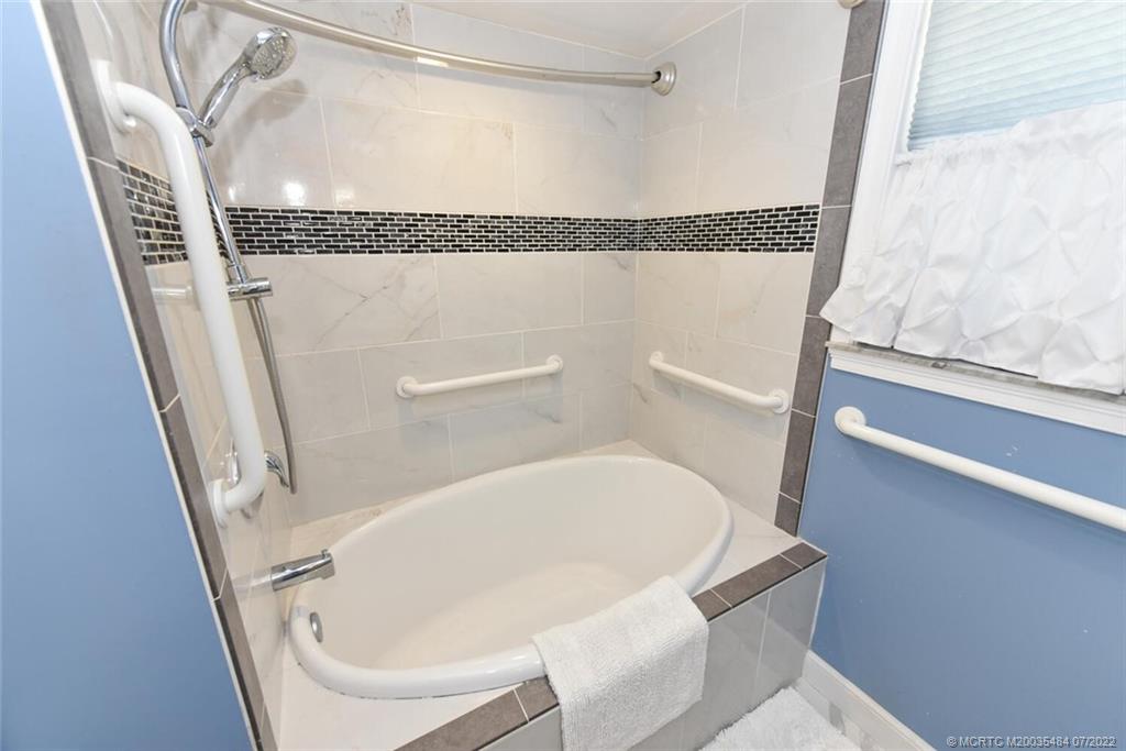 446 Cardinal Trail Stuart, FL 34997 - Photo 23 of 40