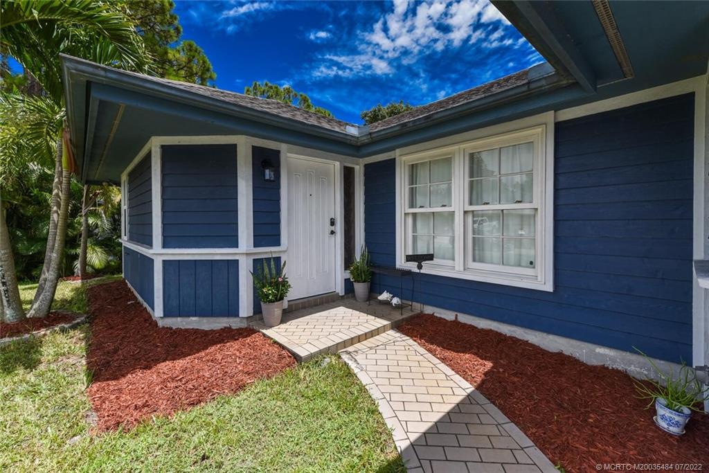 446 Cardinal Trail Stuart, FL 34997 - Photo 3 of 40