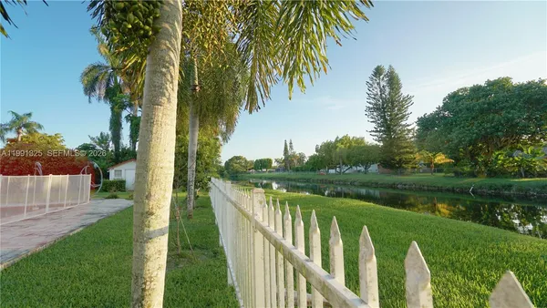 $5,200 | 9220 Southwest 103rd Avenue, Miami, FL 33176