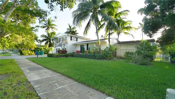 $5,200 | 9220 Southwest 103rd Avenue, Miami, FL 33176