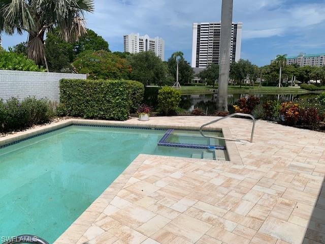 611 Bridge Way Lane Naples, FL 34108 - Photo 4 of 17