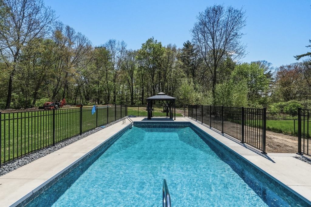980 Center Street Ludlow, MA 01056 - Photo 4 of 42