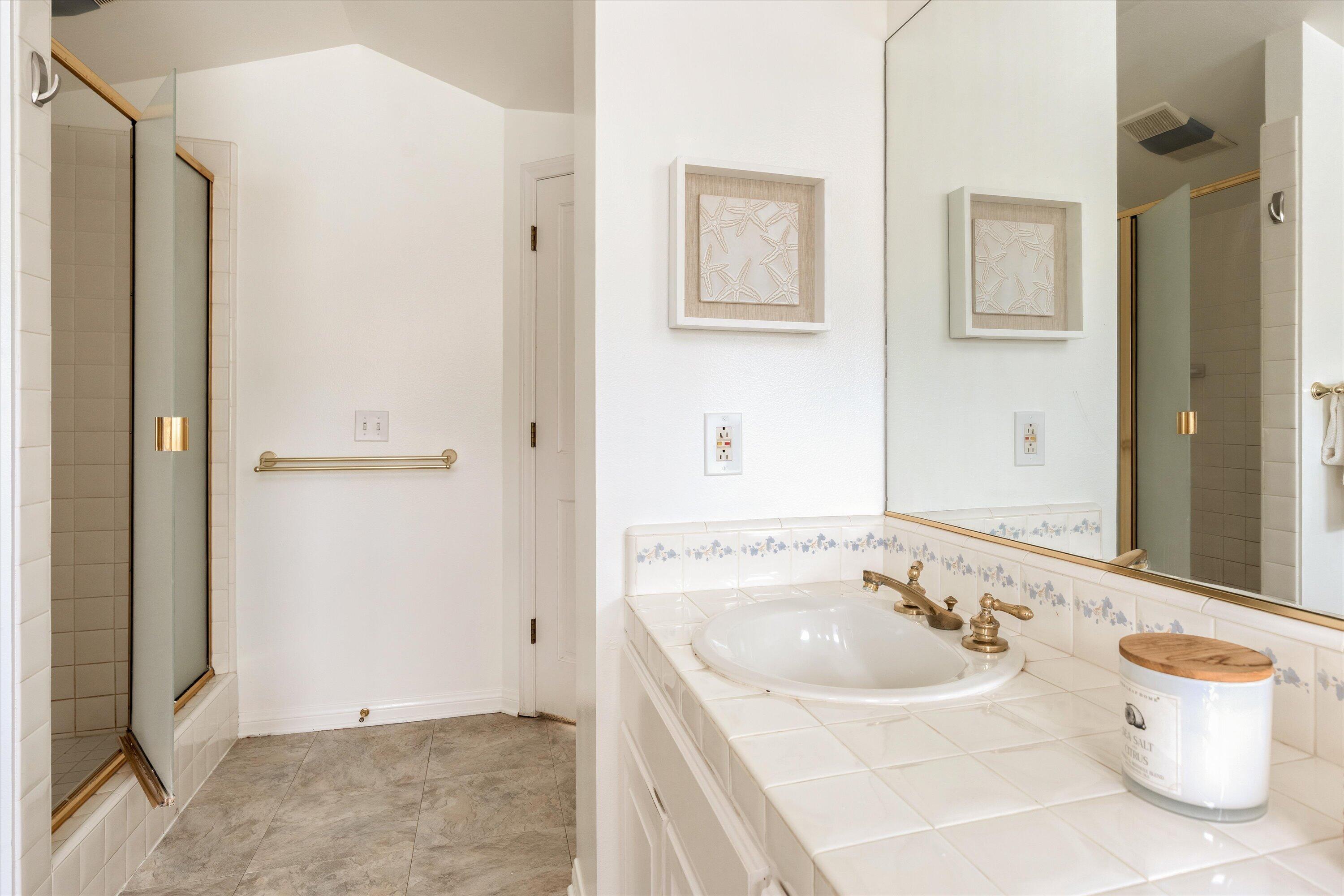 176 Toro Canyon Road Carpinteria, CA 93013 - Photo 30 of 40 Primary Bathroom