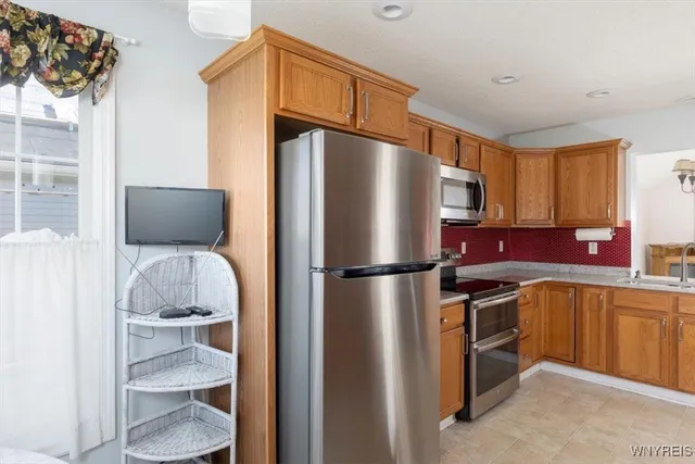 $350,000 | 52 Rushford Hollow Drive, Cheektowaga, NY 14227