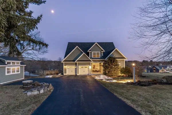 $1,687,000 | 4 Winterberry Drive, Dover, NH 03820