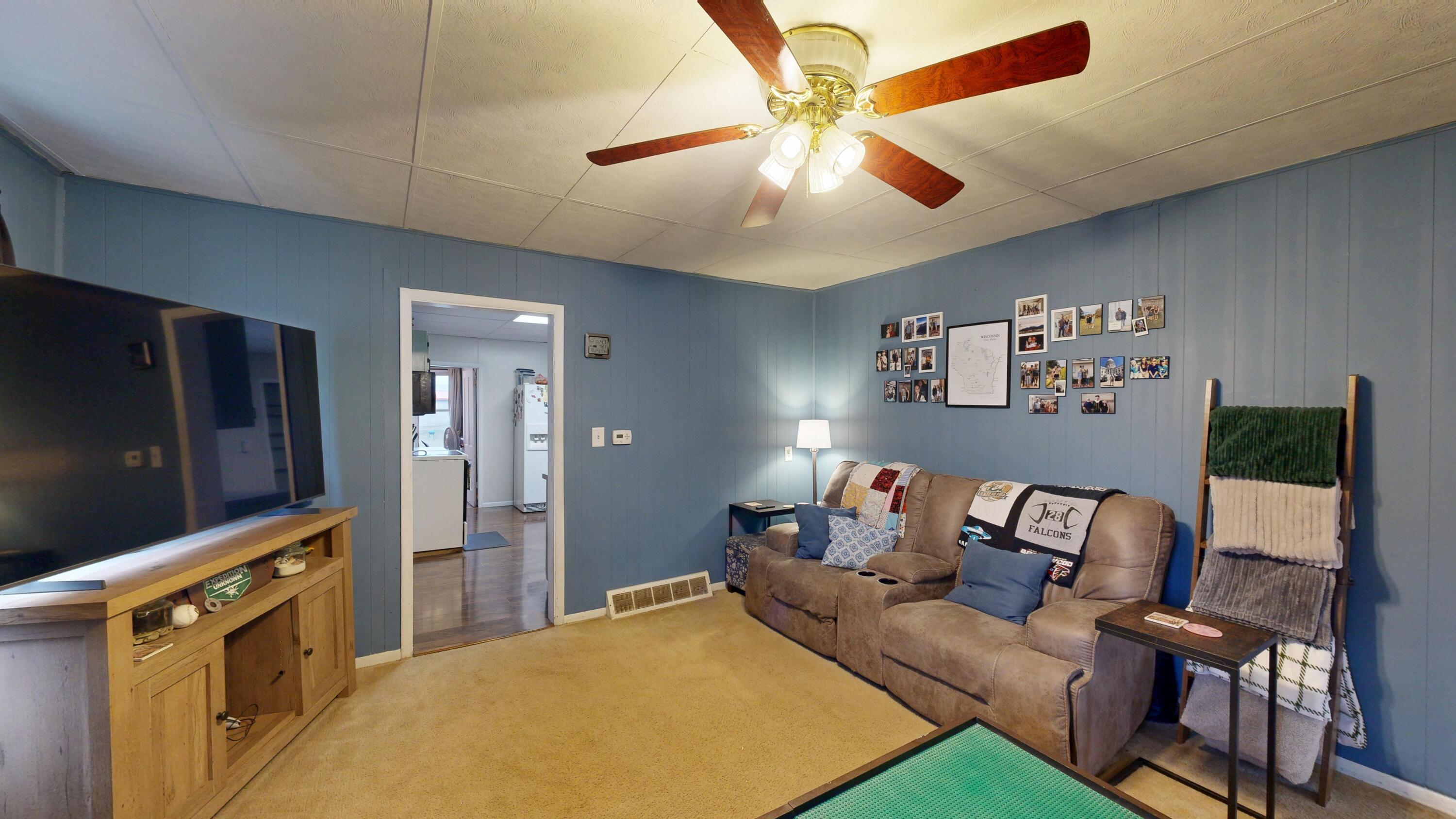 906 Center Street Wilton, WI 54670 - Photo 14 of 66 Living Room