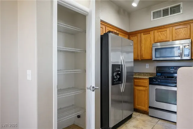 $1,595 | 50 Aura De Blanco Street, Unit 10203, Henderson, NV 89074